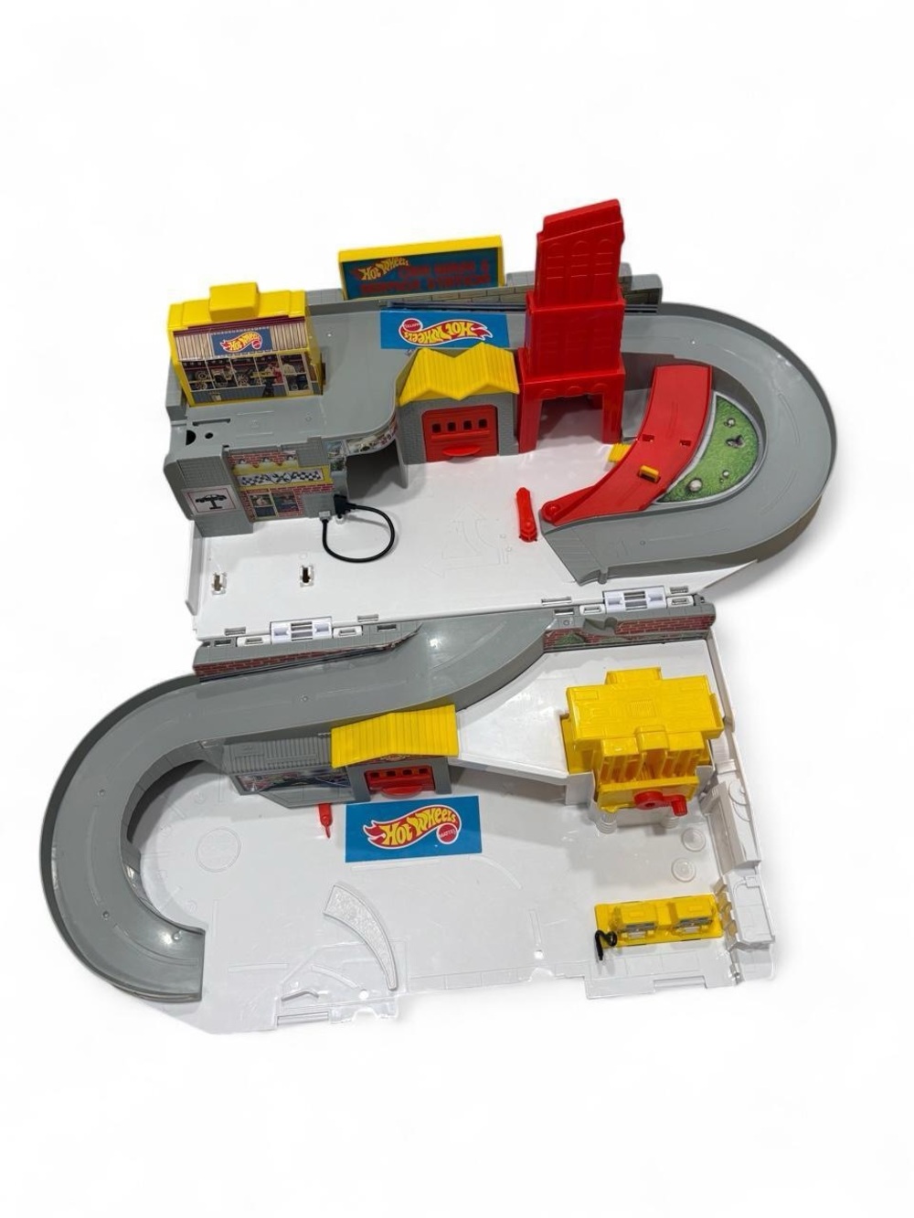 Vintage Style Hot Wheels Sto & Go
Car Wash Service Station Folding Playset 2015